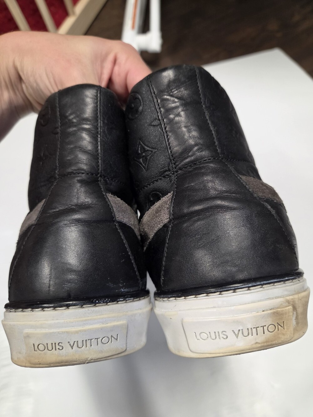 Men's Louis Vuitton 2009 Monogram Embossed Leather & Suede High-Top Sneakers Siz - Picture 8 of 14